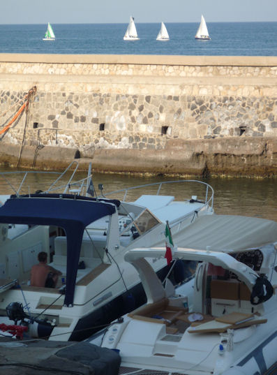 il porto Romano di Ventotene