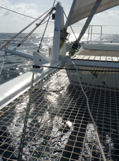 navigazione su un catamarano di 56 piedi