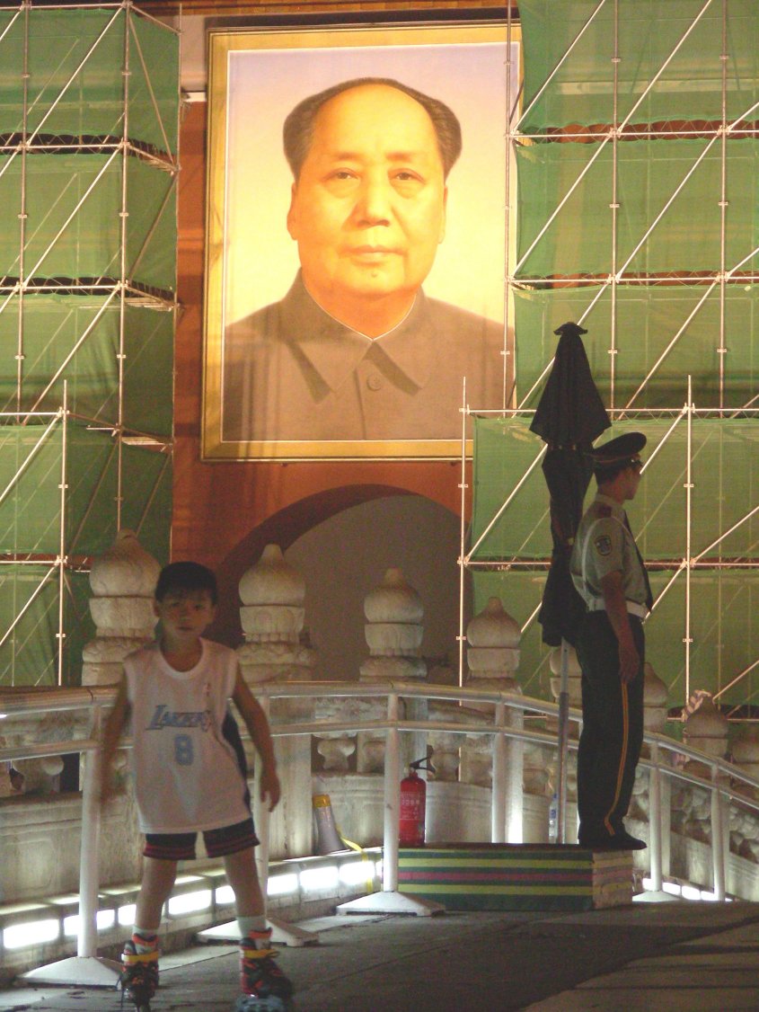 l'immagine di Mao a Piazza Tienammen a Pechino