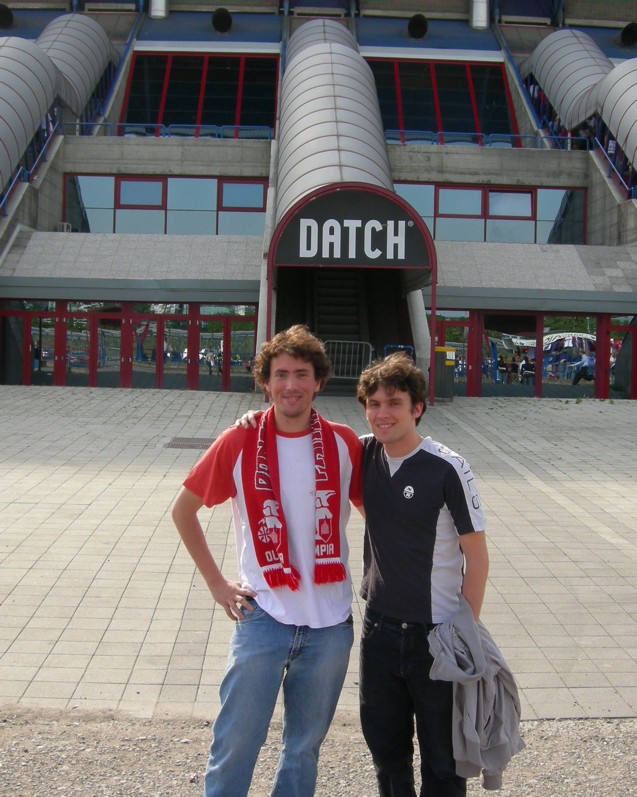 al palasport di Milano con mio cugino Paolo (maggio 2007)