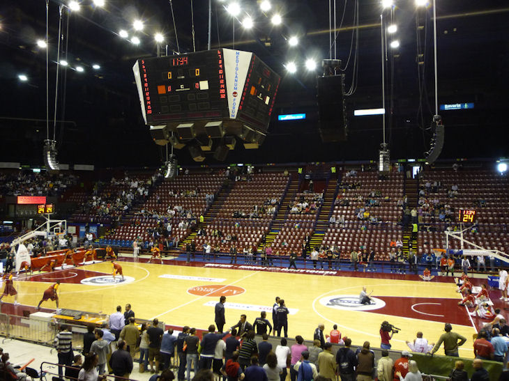 L'interno del palasport