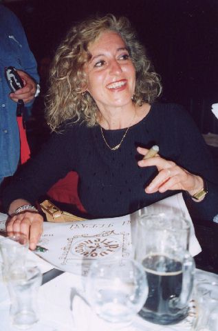 2002: a Praga Daniela si concede un sigaro!!